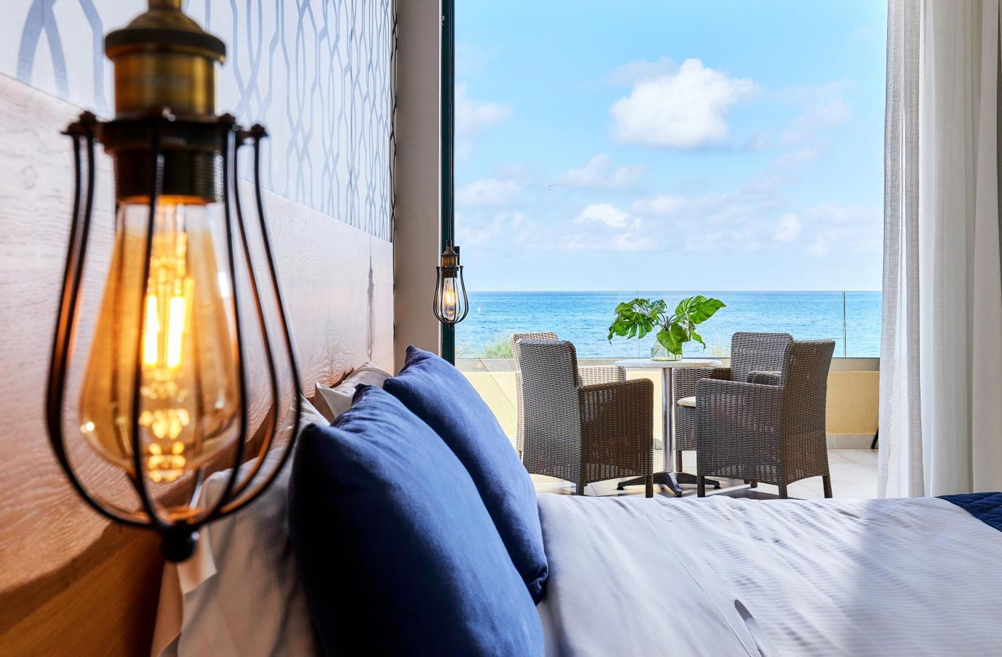 Sirens & Village Hotel 4*