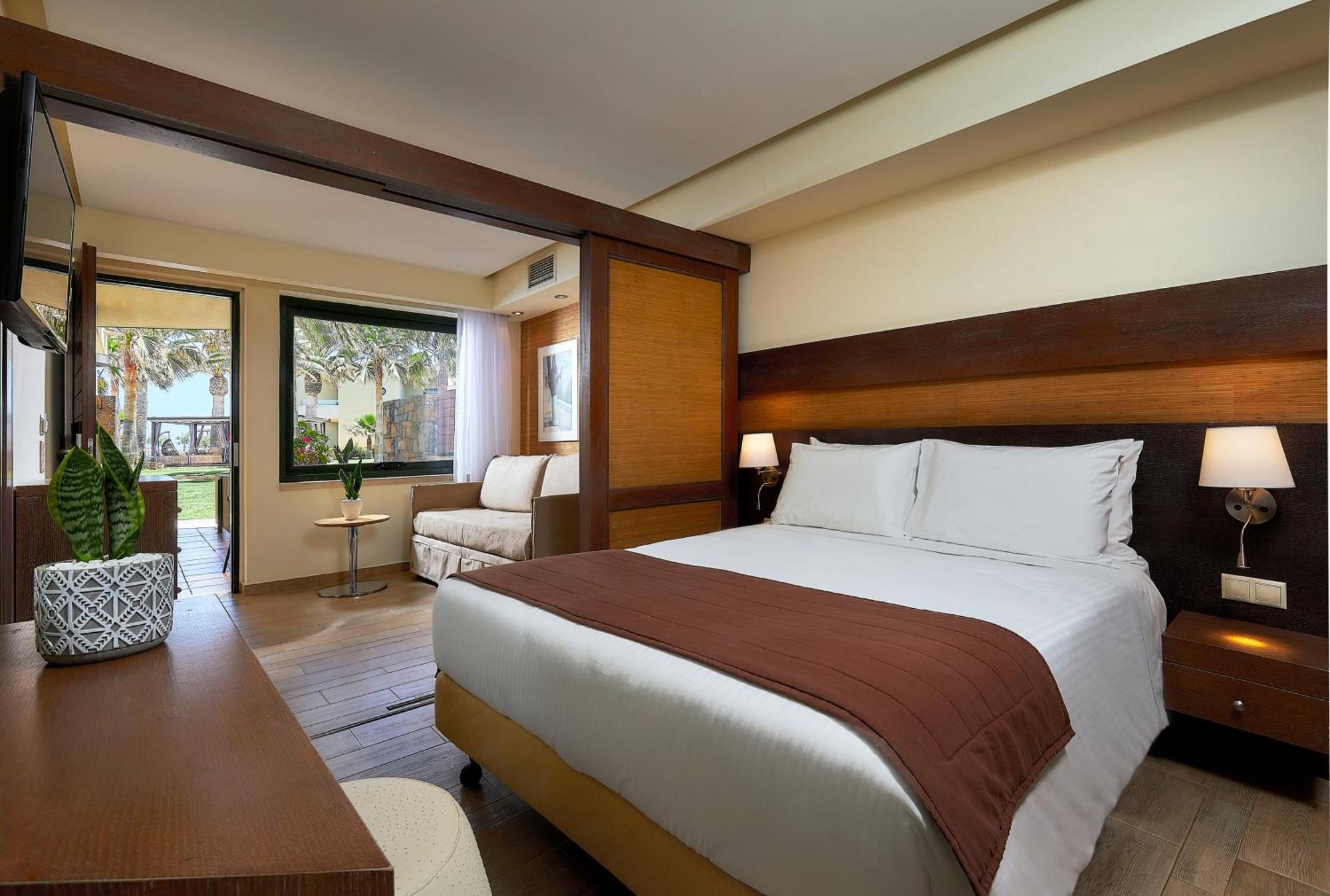 Sirens & Village Hotel 4*