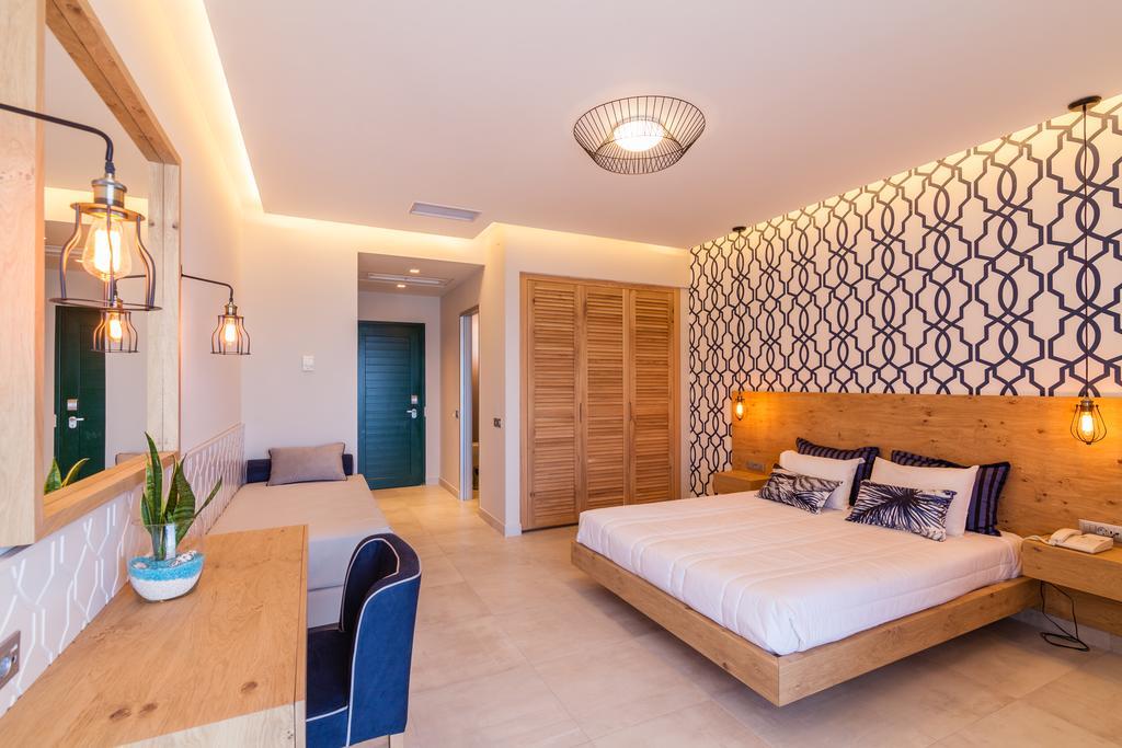 Sirens & Village Hotel 4*